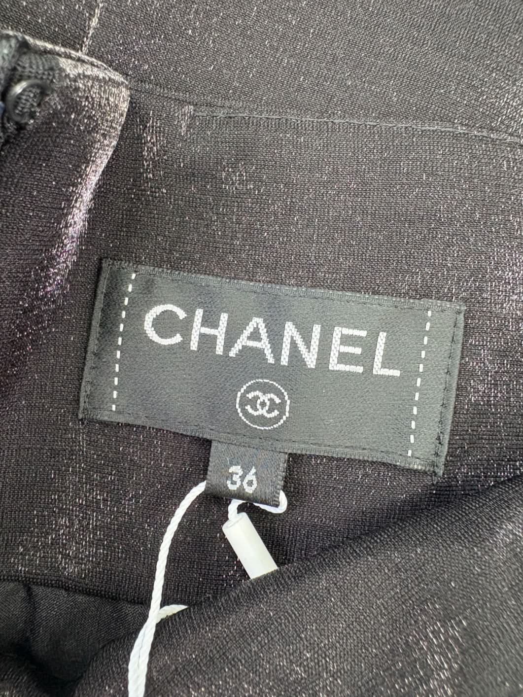 Chanel Black Wool /Silk Blend skirt with pearl "CC" Button UK 8
