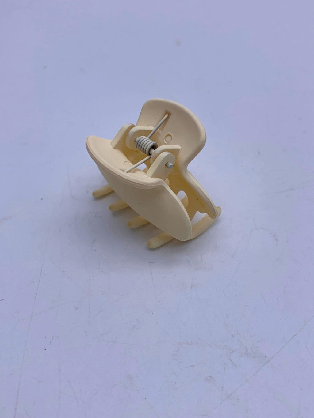 Cream Hair Claw Clip One Size