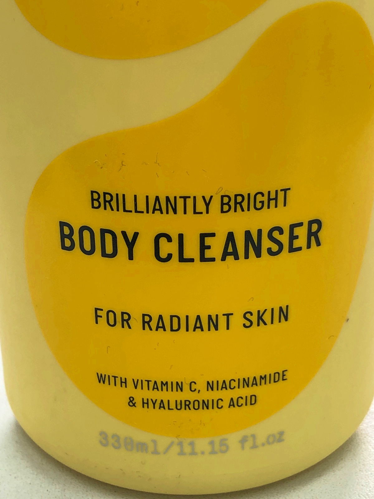 Isle of Paradise Body Brilliantly Bright Body Cleanser  338ml