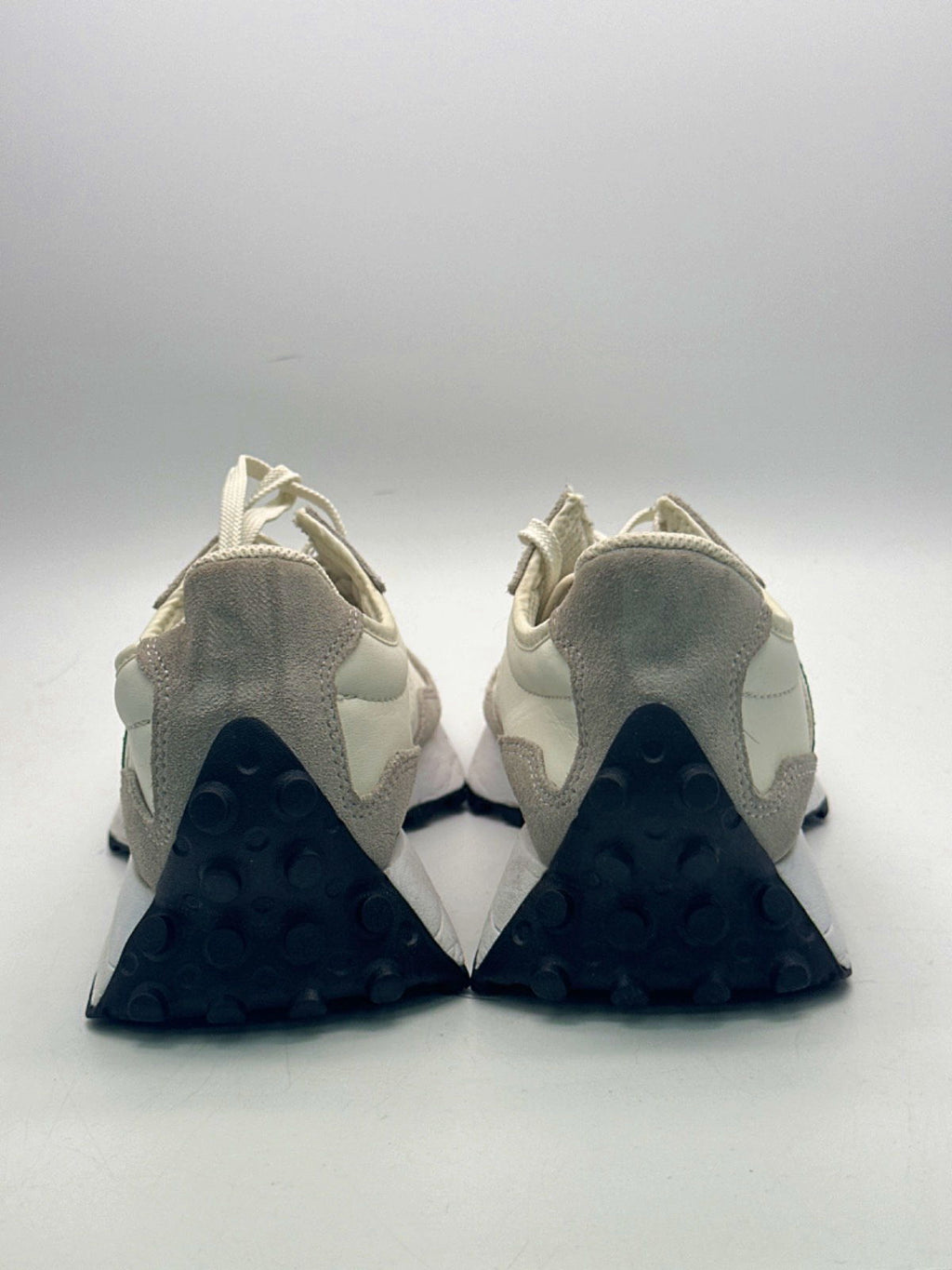 New Balance White/Green 327 Trainers UK 7.5