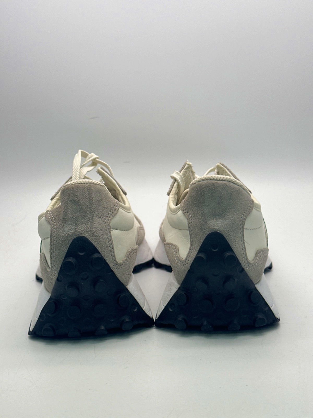 New Balance White/Green 327 Trainers UK 7.5