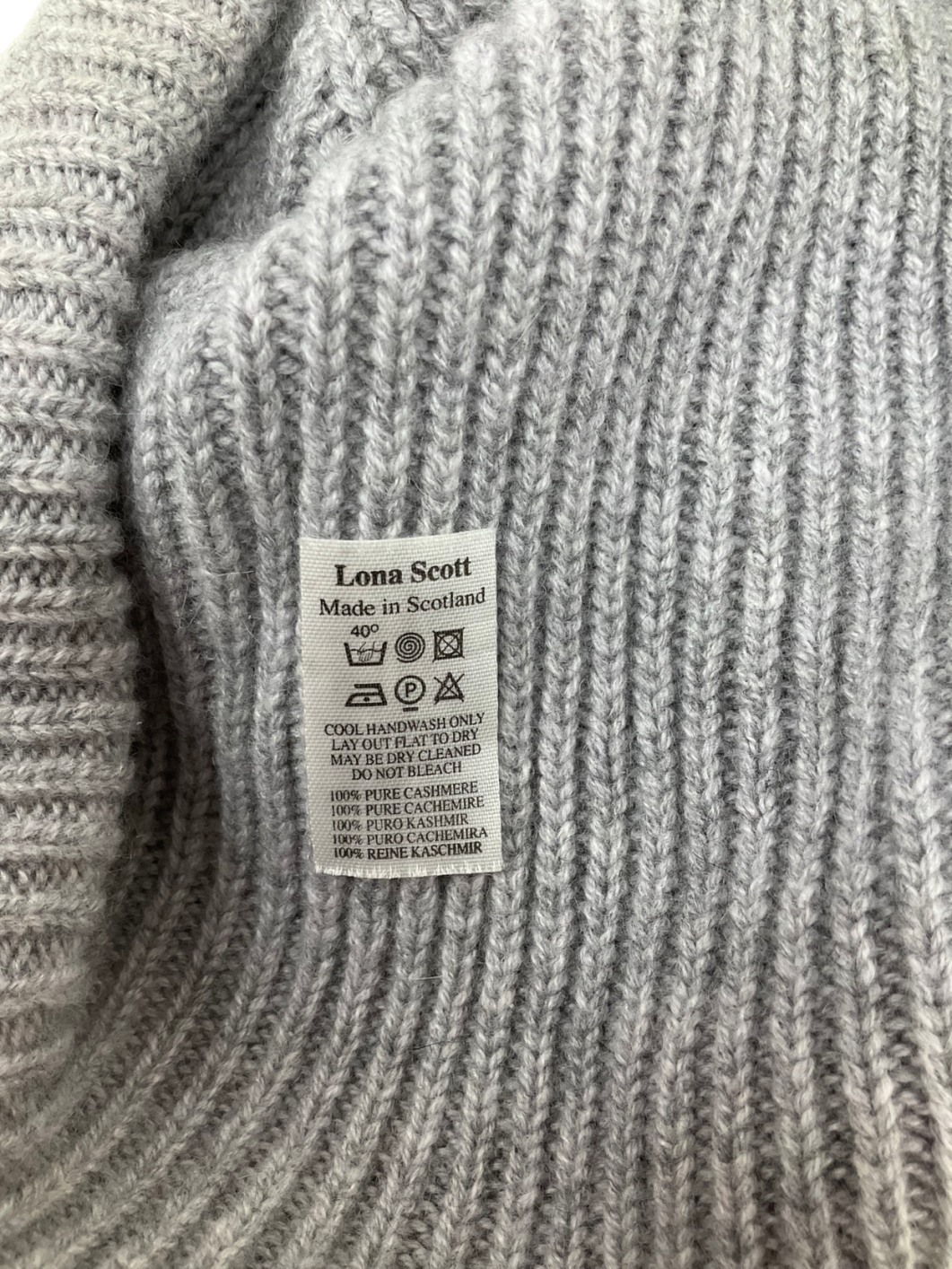 lona scott Grey Beanie Hat 100% Pure Cashmere One Size