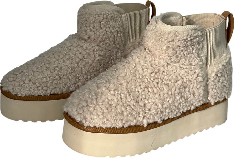 River Island White Cream Borg Lining Boots UK 4 EU 37 👠