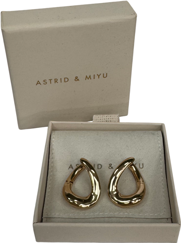 Astrid & Miyu Metallic Molten Large Hoops In Gold One Size