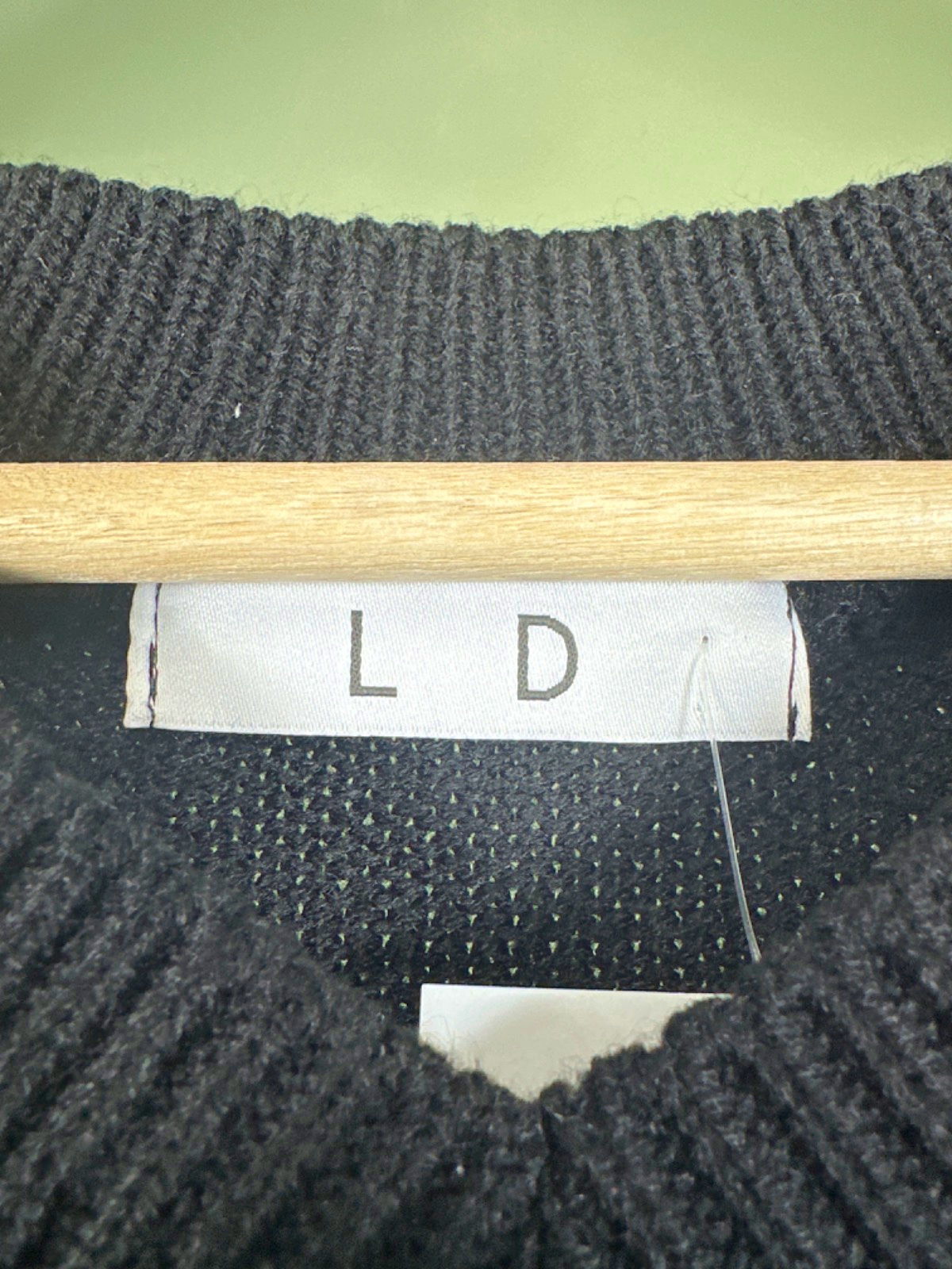 L D Black Sleeveless Knit Sweater