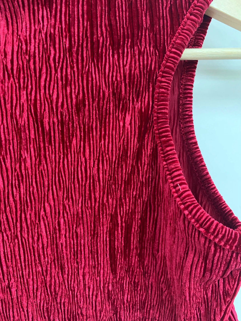 JLux Label Red Sleeveless Crinkle Turtle Neck Top UK M