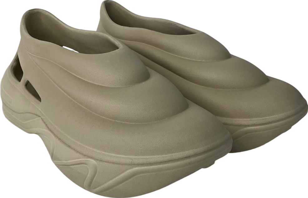 boohooMan Nude Perforated Moulded Mule UK 10 EU 44 👞