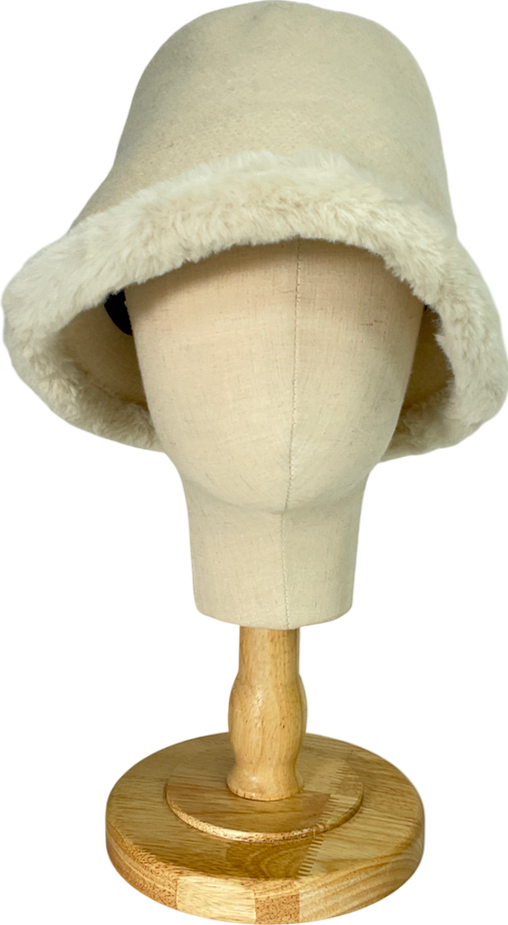 ZARA White Faux Shearling Bucket Hat One Size