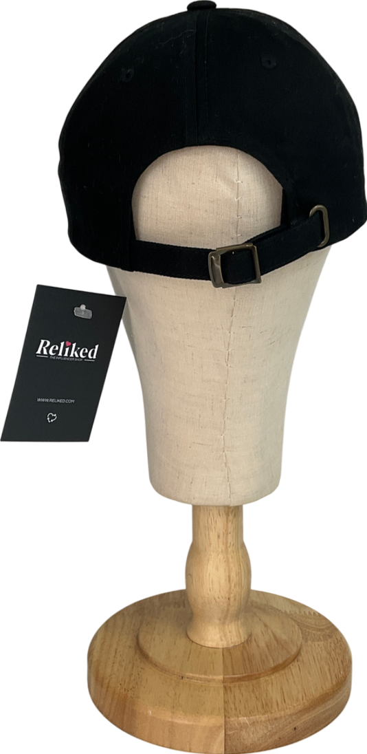 the classics Black Mom, I Am Cap One Size