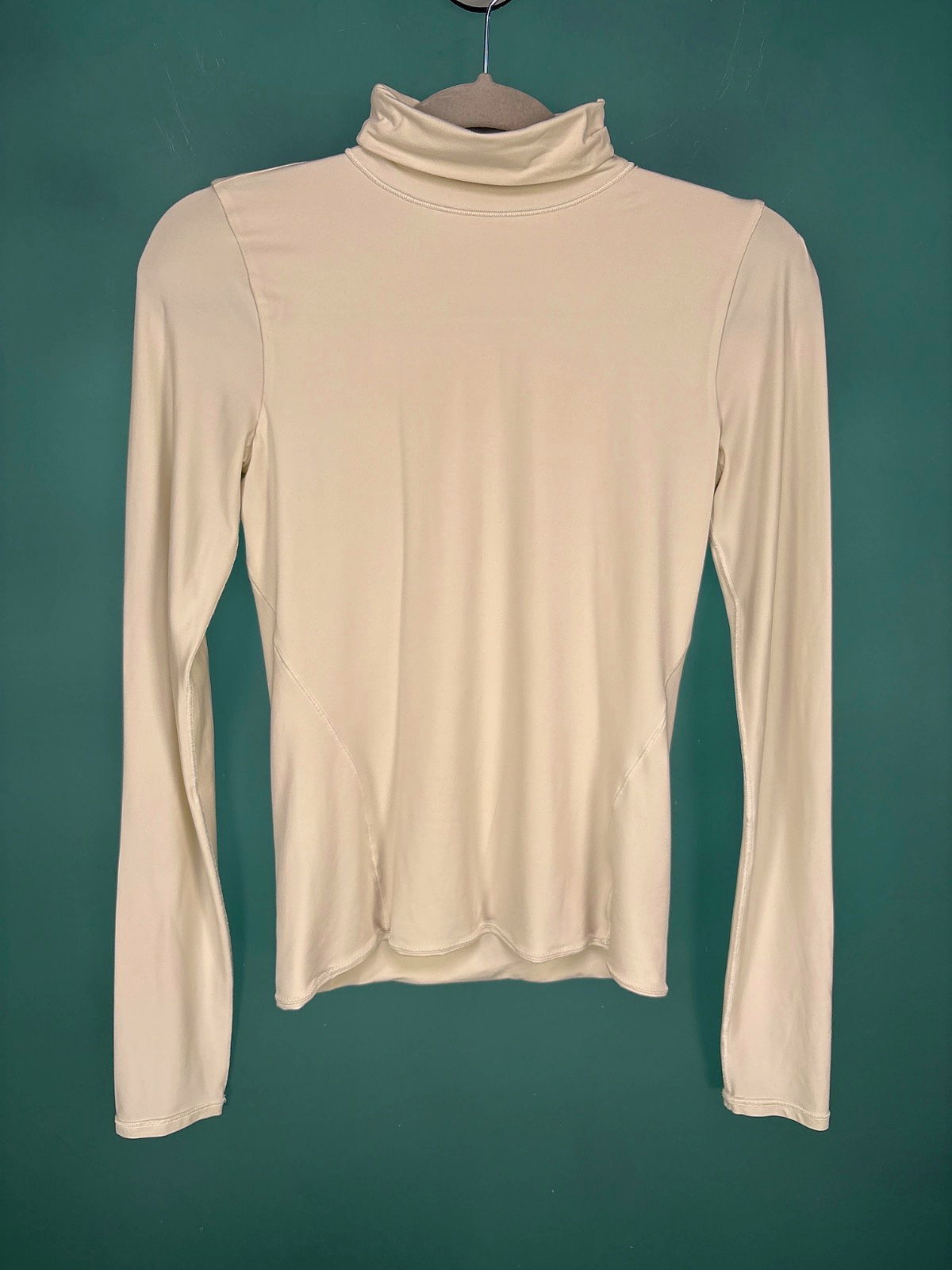 Lululemon  Off White Long Sleeve Turtleneck Top