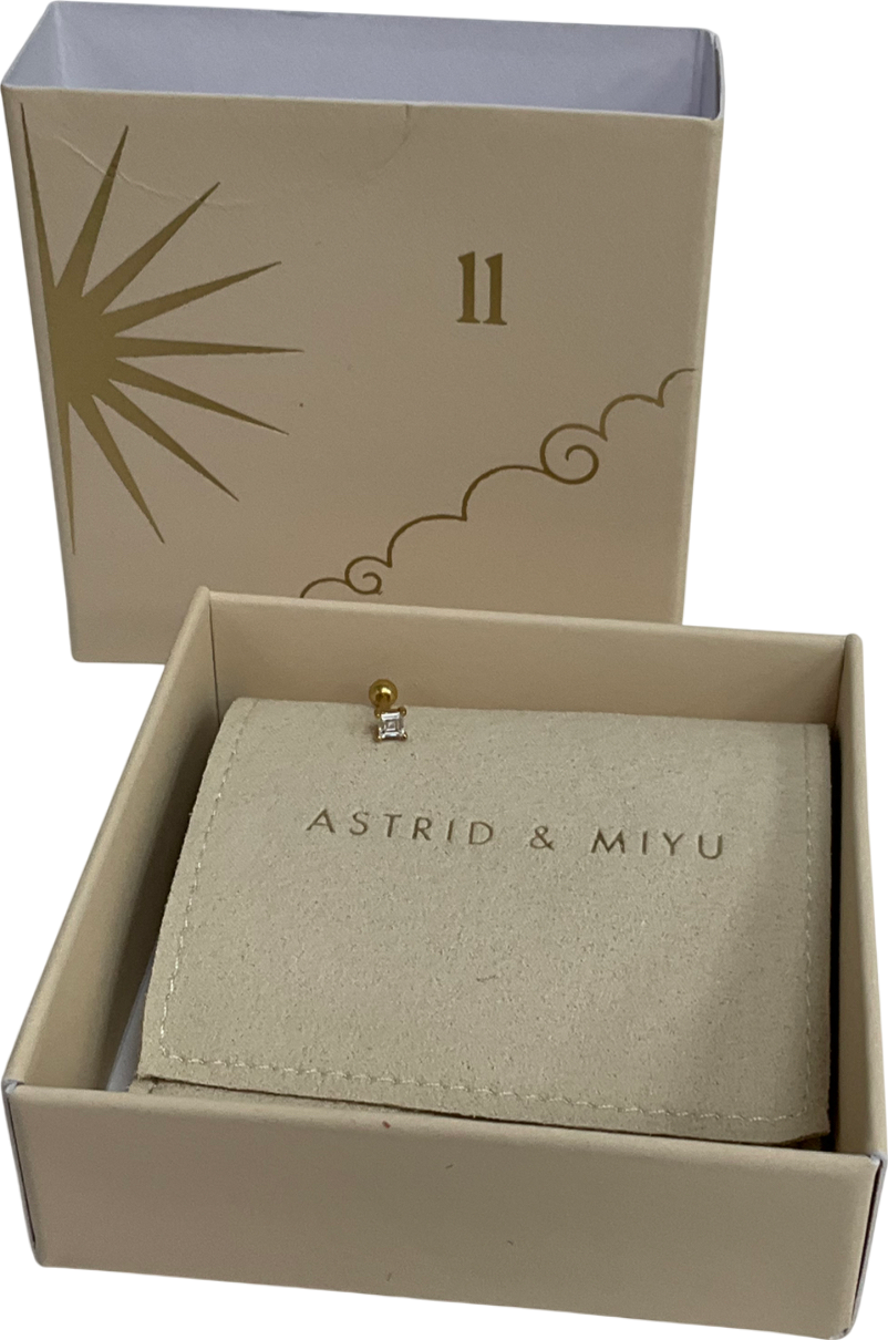 Astrid & Miyu Gold Square Crystal Barbell In Gold One Size