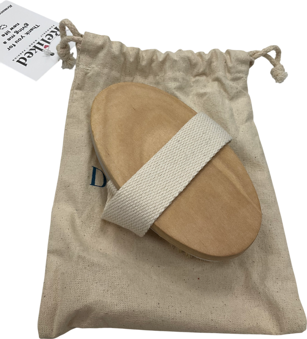 temple spa Giving It The Brush Off Detoxing Dry Body Brush