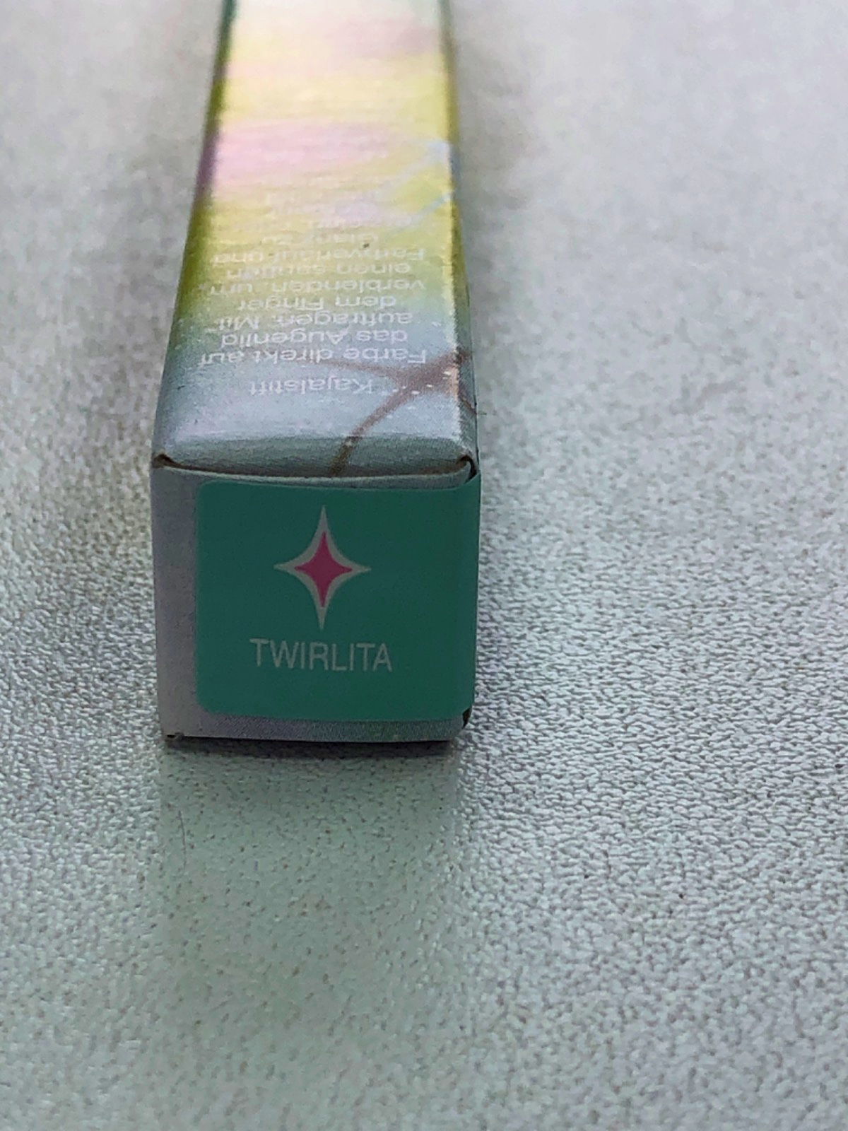 HALFCaked Sparklestik Eye Crayon Twirlita 1.3g