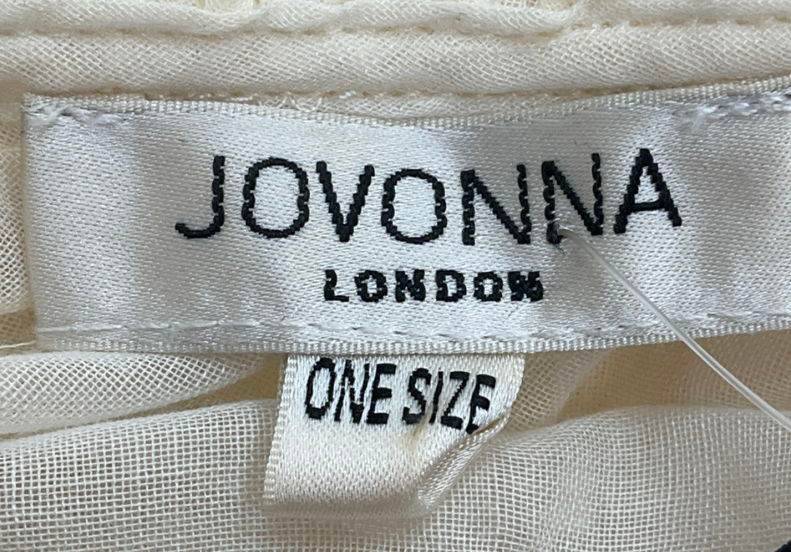 Jovonna London Cream Floral Lace Blouse And Short Set One Size