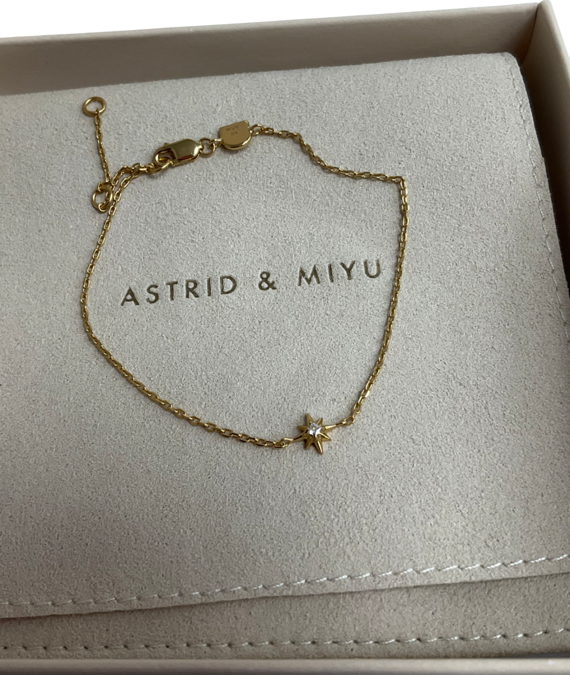 Astrid & Miyu Shooting Star Charm Bracelet In Gold One Size