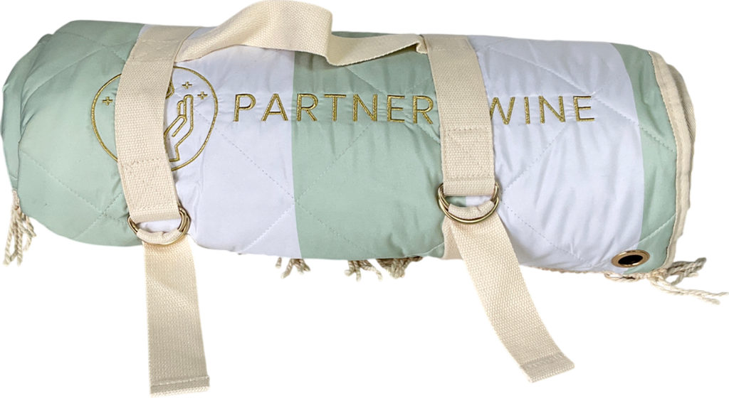 partner & wine Green The Everything Picnic Blanket One Size