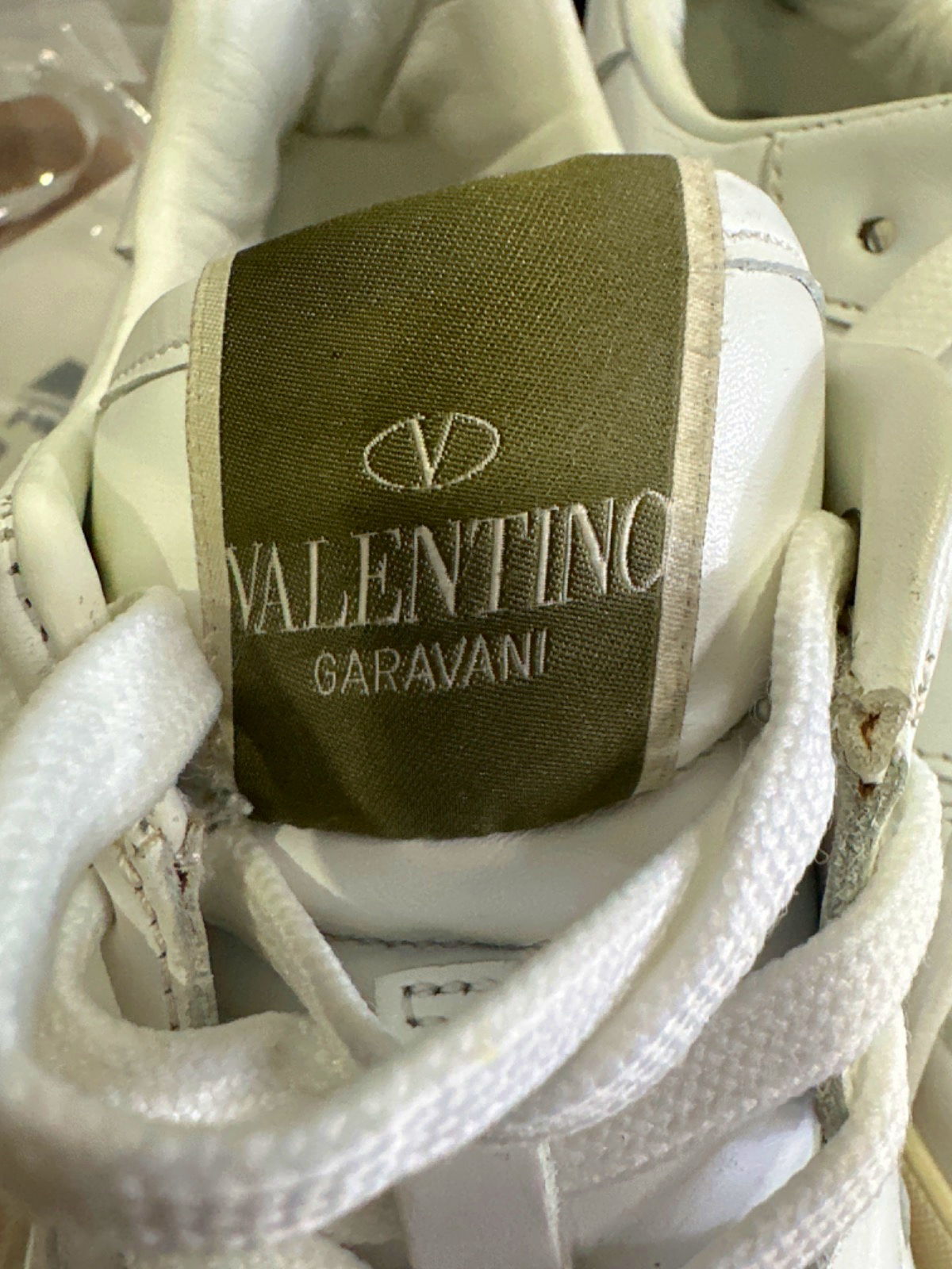 Valentino White Garavani Rockstud Rock Be Low-Top Sneakers UK 9