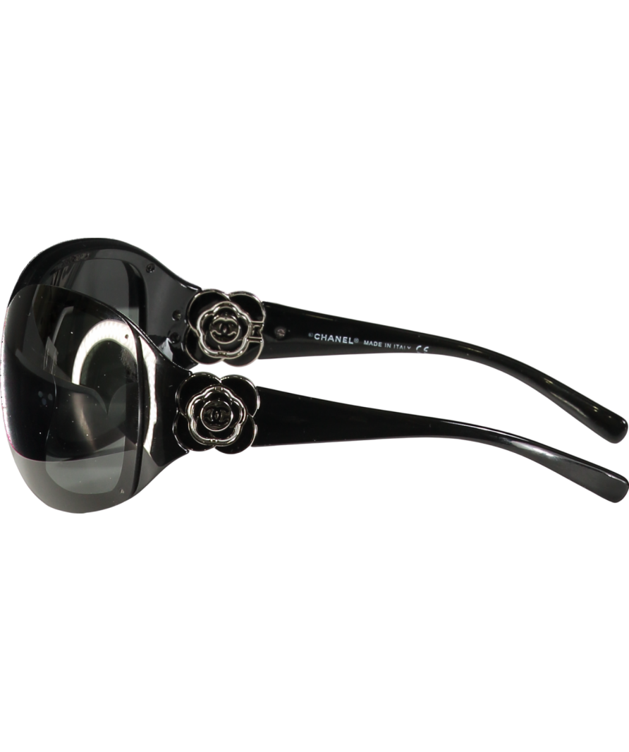 Chanel Black CC Logo Camellia Flower Sunglasses 6032 in Case & Box