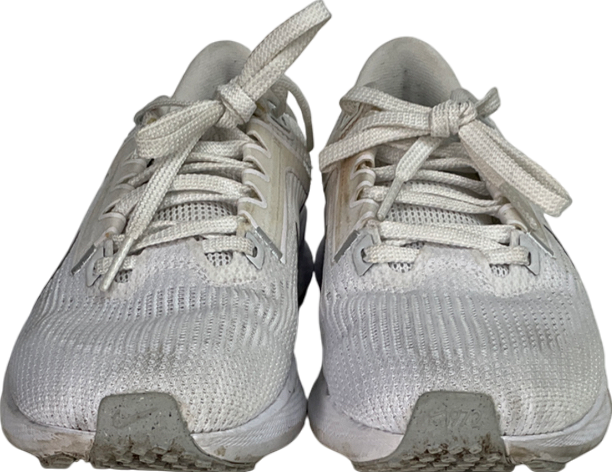 Nike White Air Zoom Pegasus 40 Trainers  UK 4 EU 37 👠