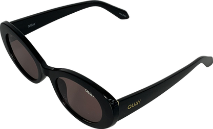 QUAY Show Up Round Sunglasses In Case