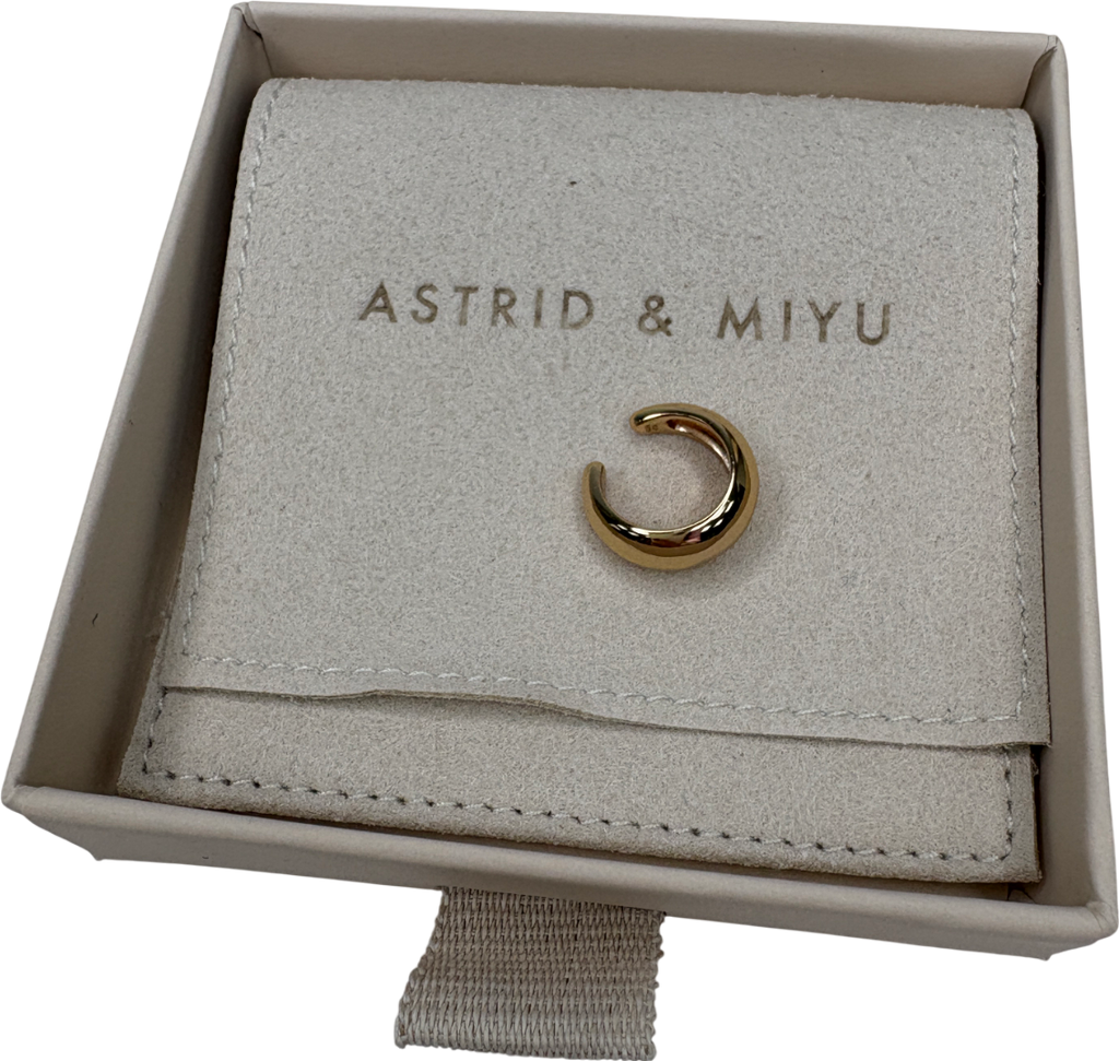 Astrid & Miyu Metallic Gold Essential Ear Cuff
