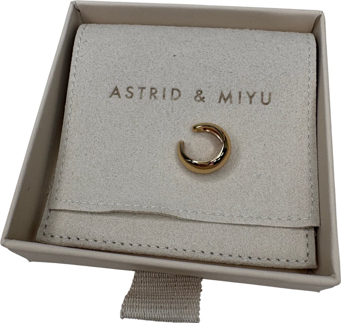 Astrid & Miyu Metallic Gold Essential Ear Cuff