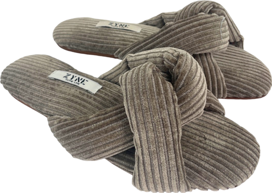 Zyne Beige Homeline Slippers UK 8