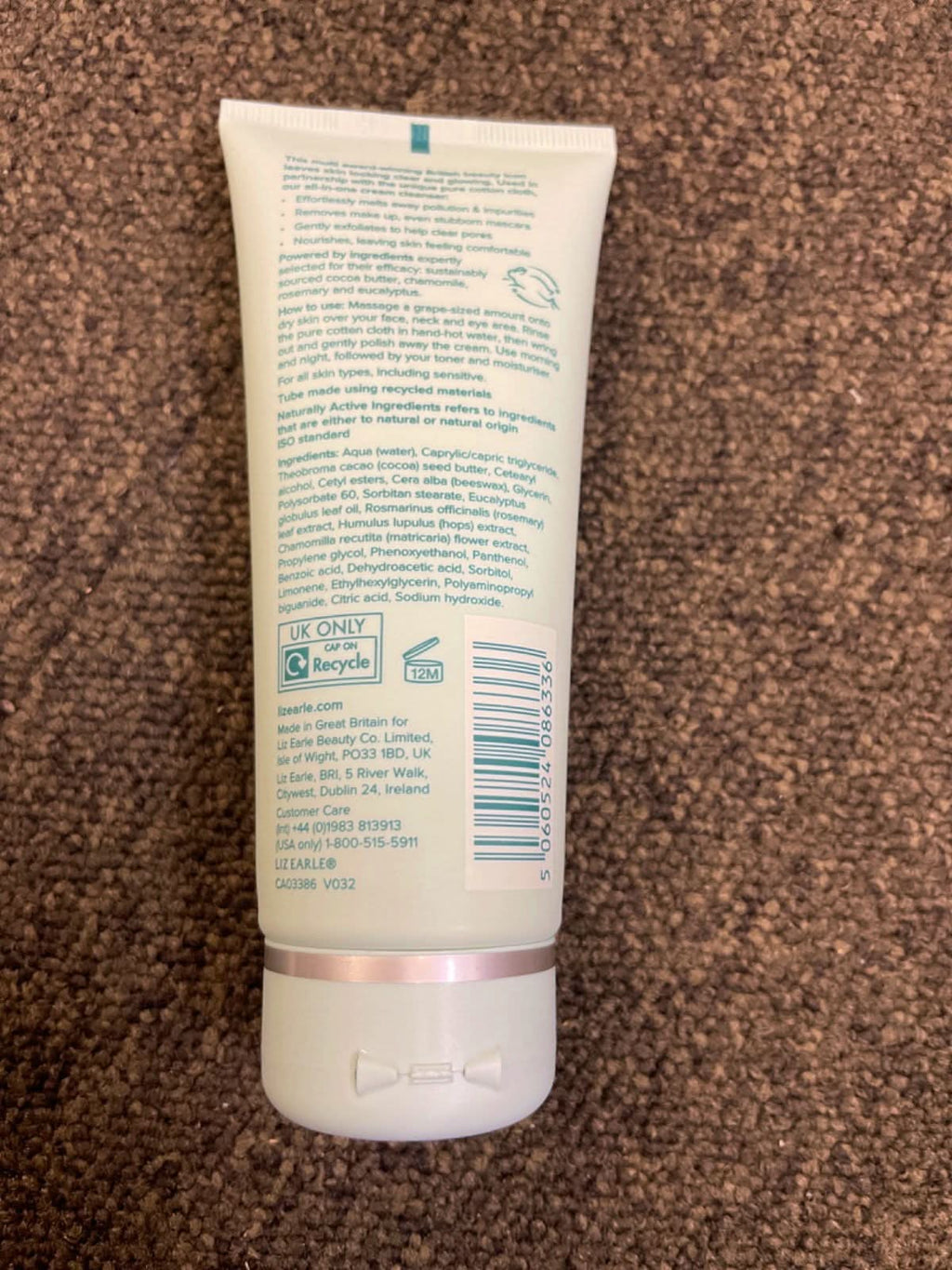 Liz Earle Cleanse & Polish Hot Cloth Cleanser 100 ml with cloth