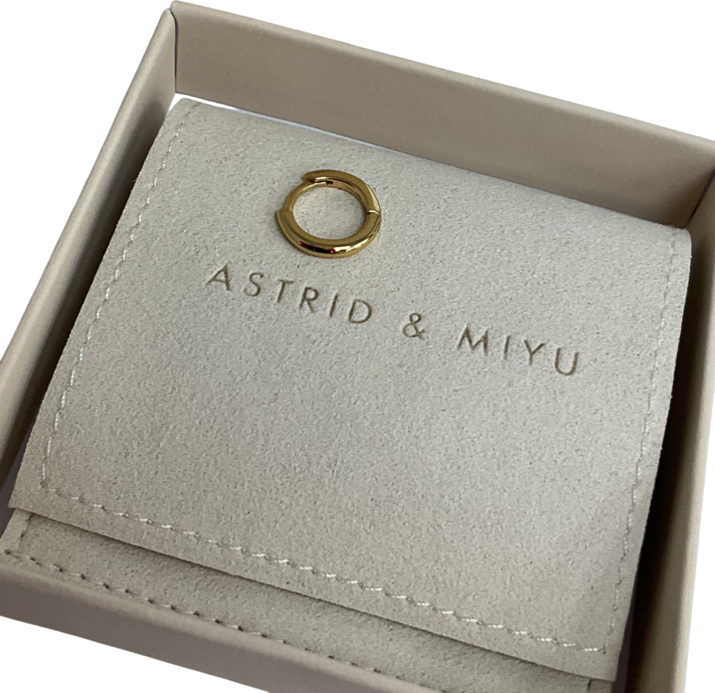 Astrid & Miyu Essential 8mm Hoop In Gold One Size