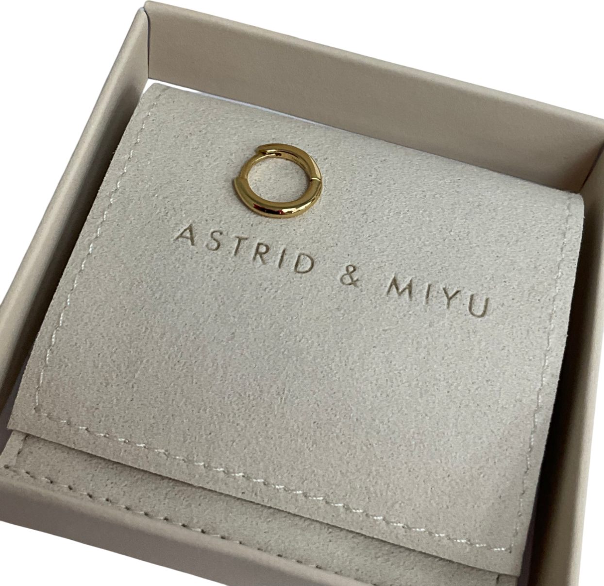 Astrid & Miyu Essential 8mm Hoop In Gold One Size