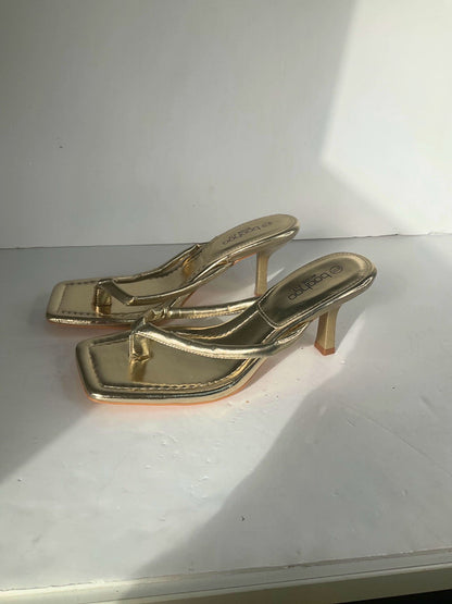 Boohoo Gold Wide Fit Heeled Thong Sandals UK 6