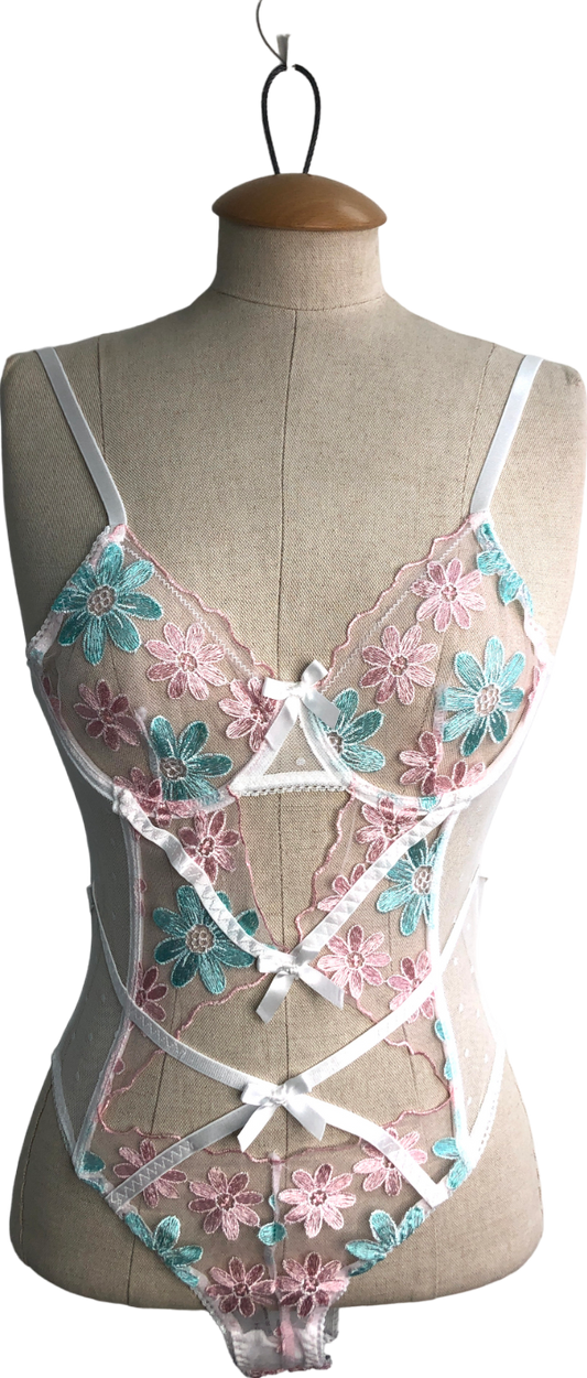 Nasty Gal White Floral Embroidered Scallop Bow Trim Cut Out Lingerie Bodysuit UK 8