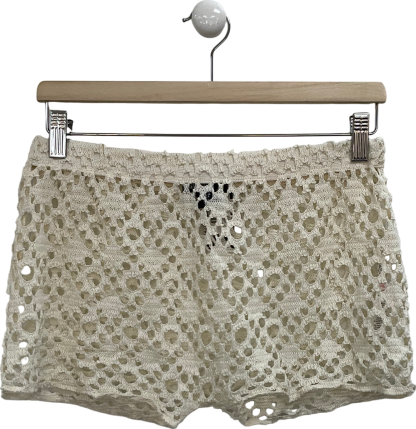 PrettyLittleThing Cream Crochet Look Hot Pants UK 10