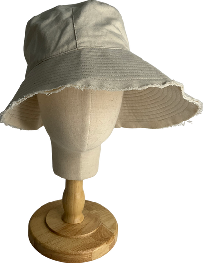 Bassike White Woven Canvas Bucket Hat One Size