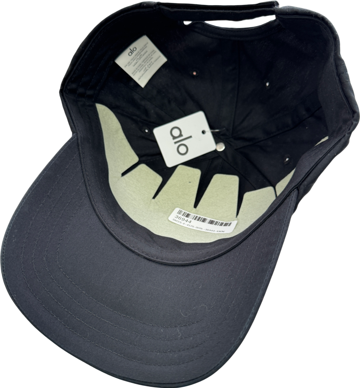 alo yoga Black / White Performance Off-duty Cap One Size - Reliked