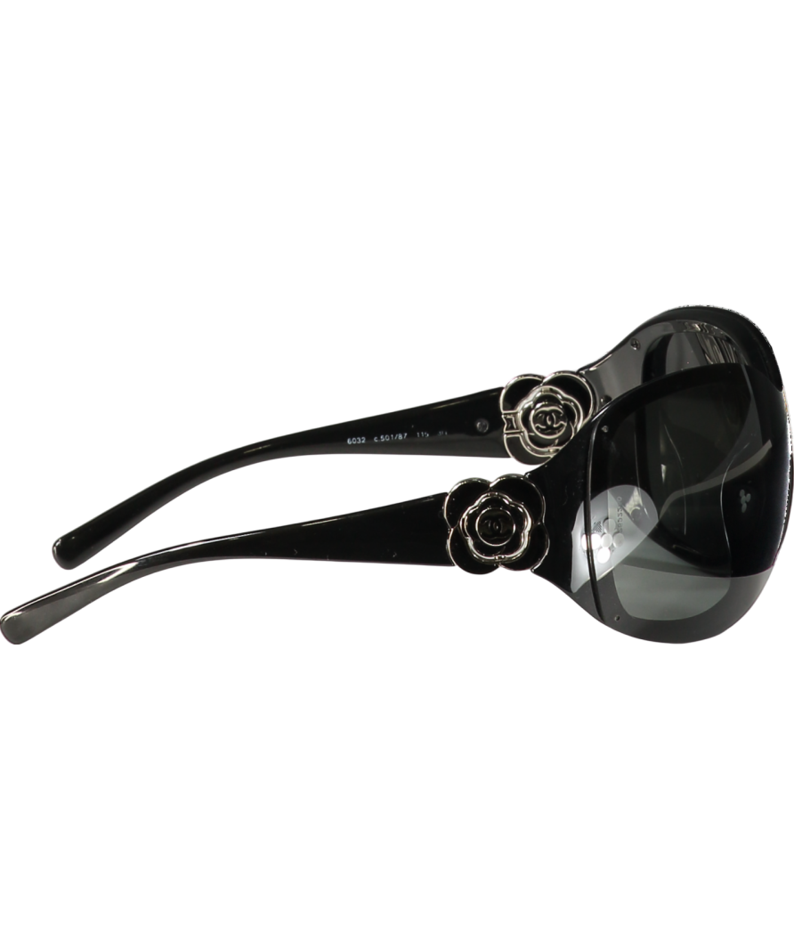 Chanel Black CC Logo Camellia Flower Sunglasses 6032 in Case & Box