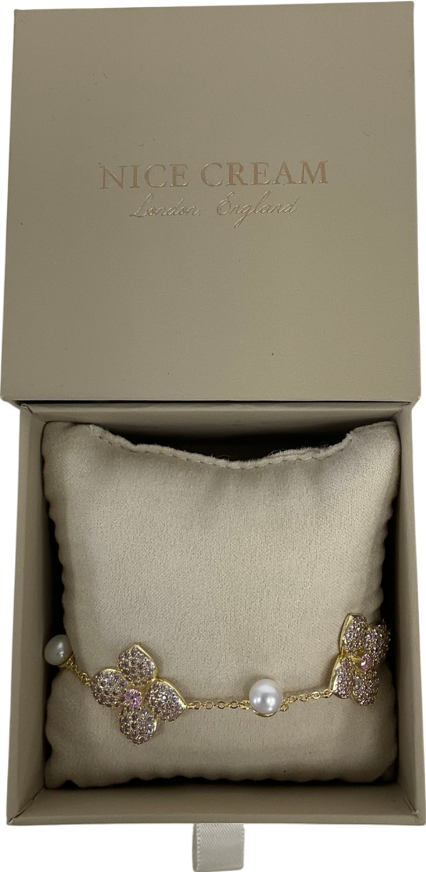 Nice Cream Metallic Gold Plated Hydrangea Pearl Bracelet One Size