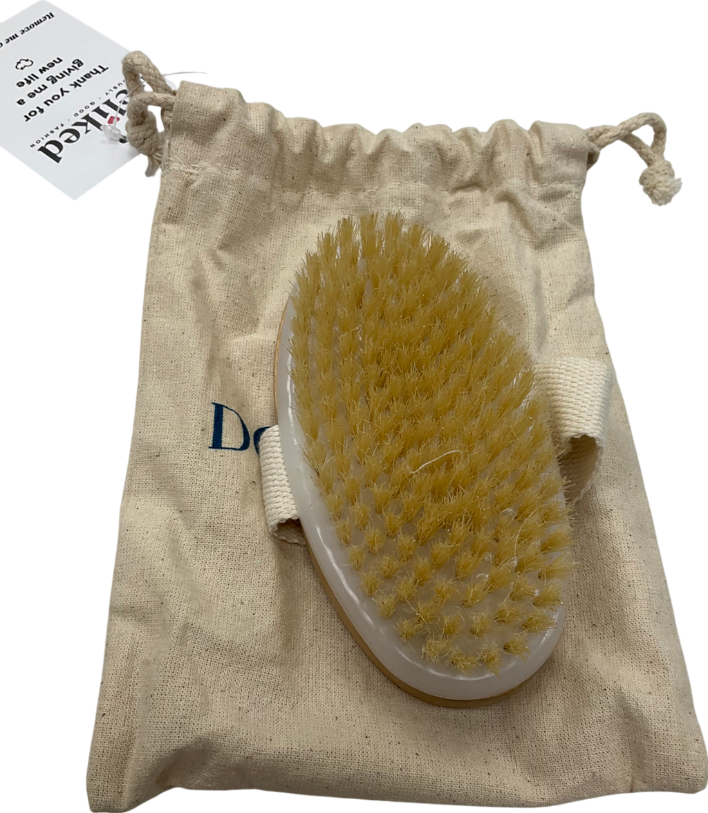 temple spa Giving It The Brush Off Detoxing Dry Body Brush