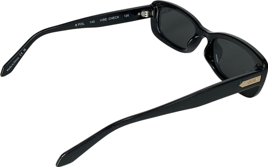 QUAY Black Frame / Black Polarized Lens One Size