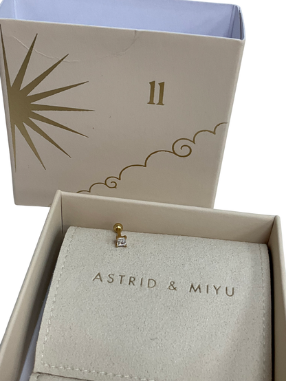 Astrid & Miyu Gold Square Crystal Barbell In Gold One Size