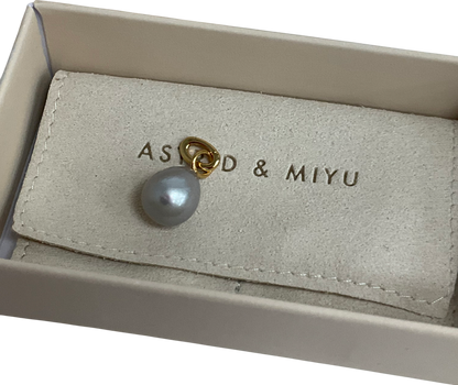 Astrid & Miyu Gold Grey Pearl Talisman Charm In Gold One Size