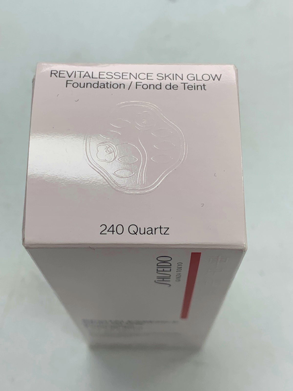 Shiseido RevitalEssence Skin Glow Foundation SPF 30 PA+++ 240 Quartz 30ml