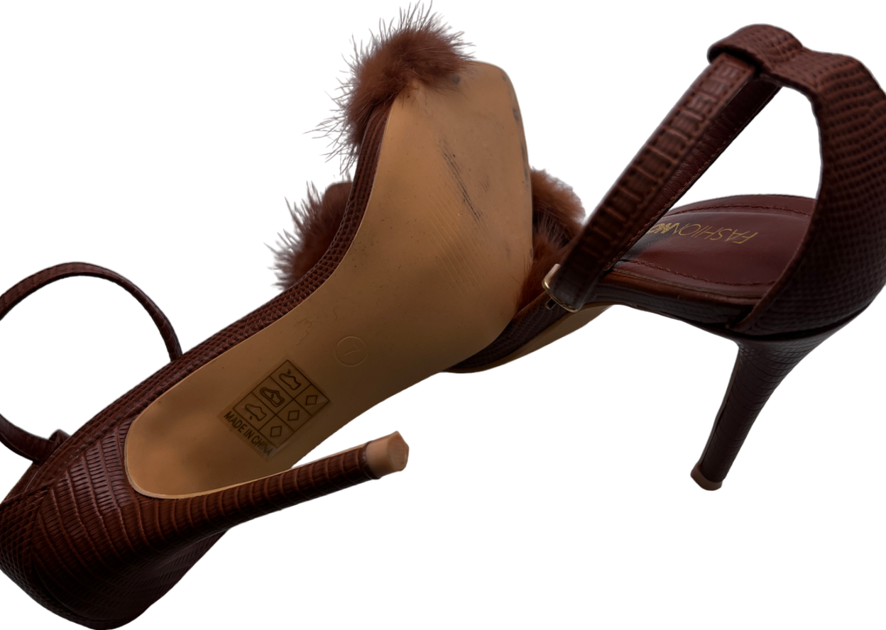 Fashion Nova Brown Fluffy Heel UK 7 EU 40 👠