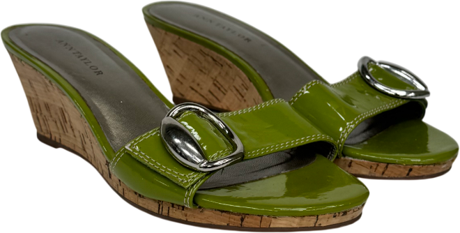 Ann Taylor Green Patent Leather Buckle Wedges UK 6 EU 39 👠