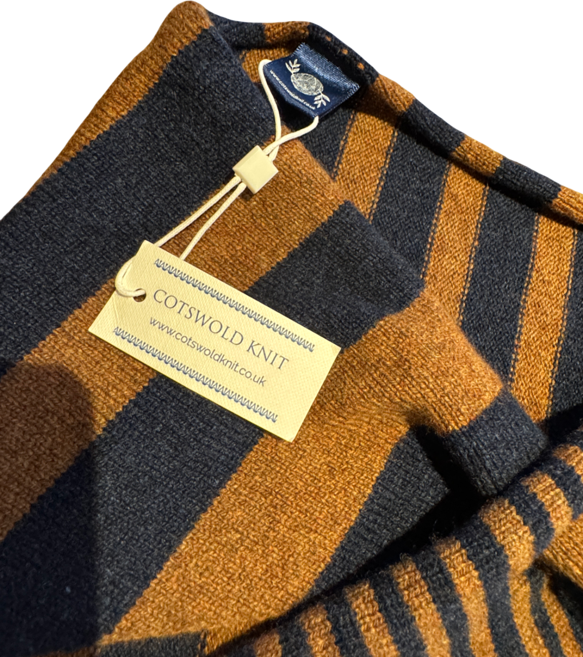 COTSWOLD KNIT Camel / Navy Blue Notgrove Neckerchief – Suede One Size