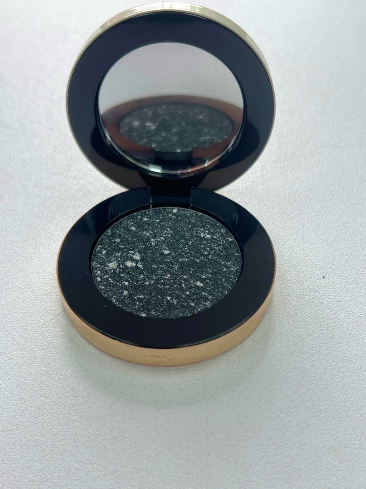 MAKE Multi-Chromatic Metal-Reflecting Eyeshadow Onyx No Size
