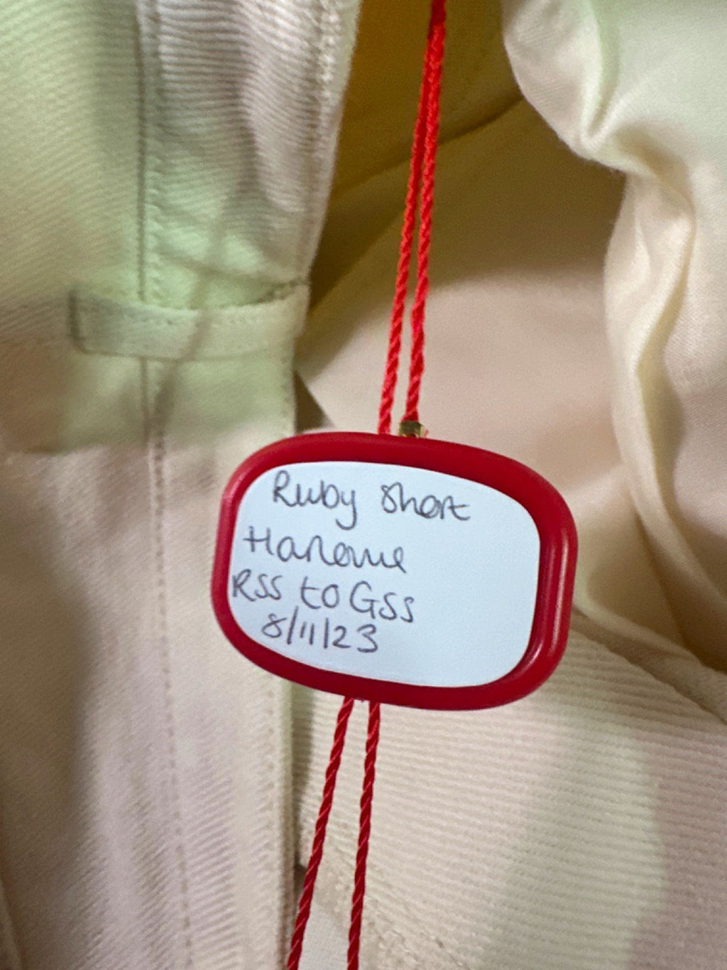 WYSE LONDON Ivory Ruby Scalloped Shorts UK 8