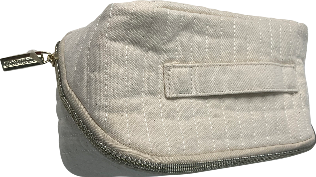 Liz Earle Liz Earl Skincare Bundle And Bag One size