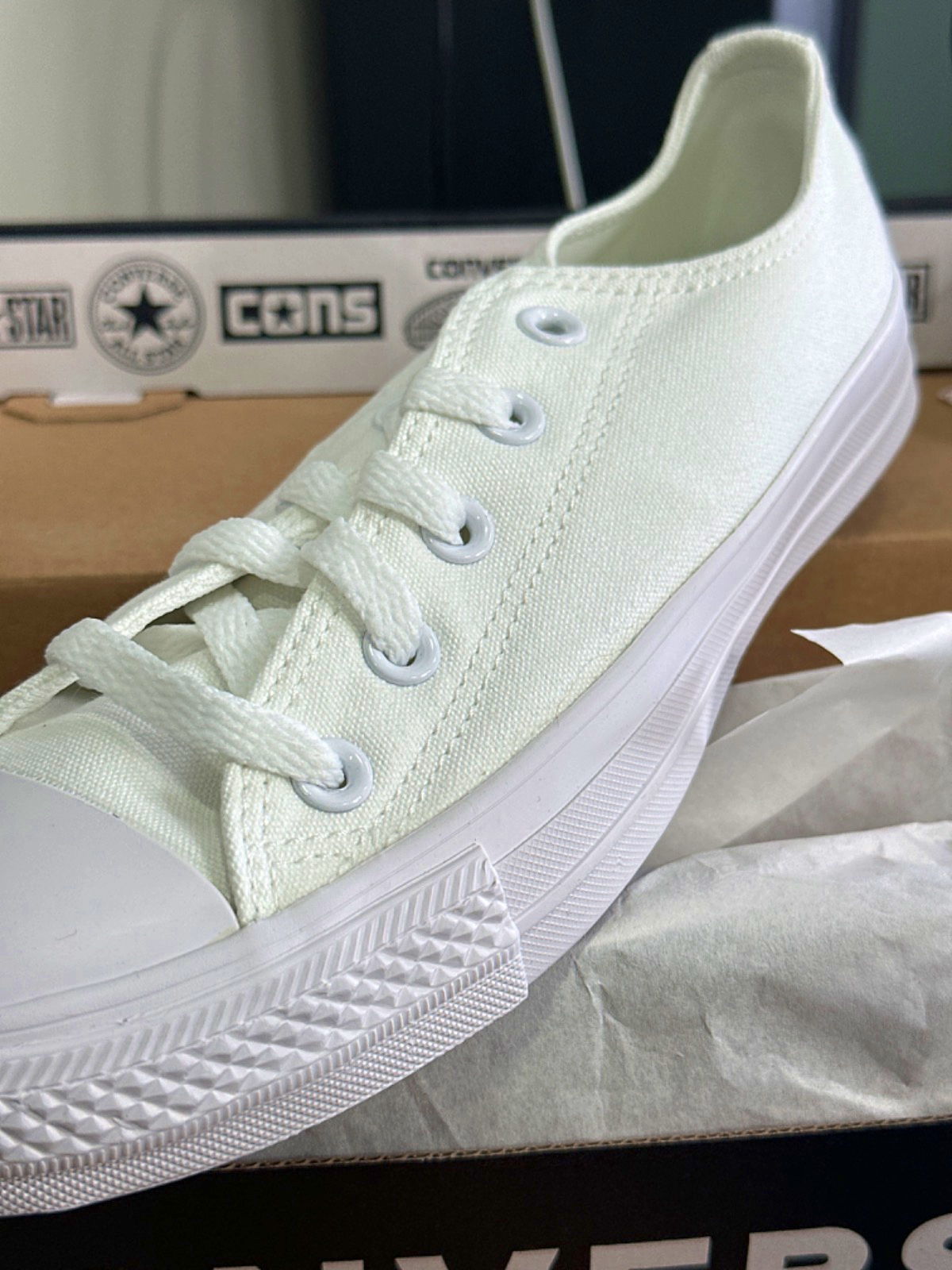 Converse Chuck Taylor All Star White Monochrome Low top trainers UK 4