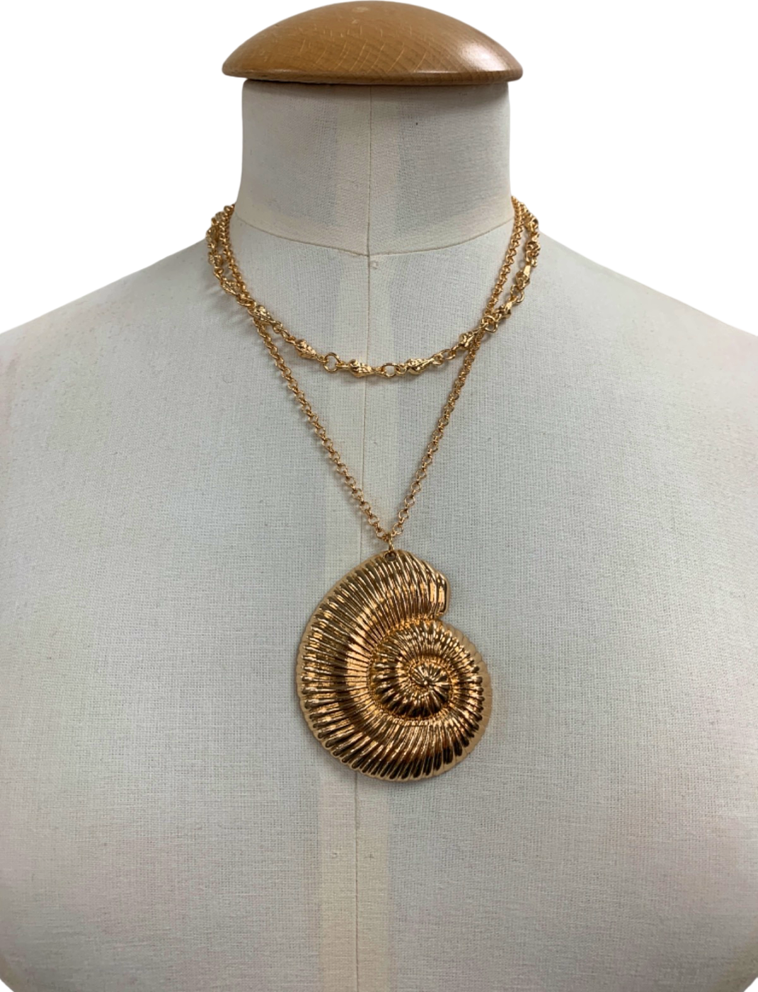 Unbranded Gold Nautilus Shell Pendant Necklace One Size